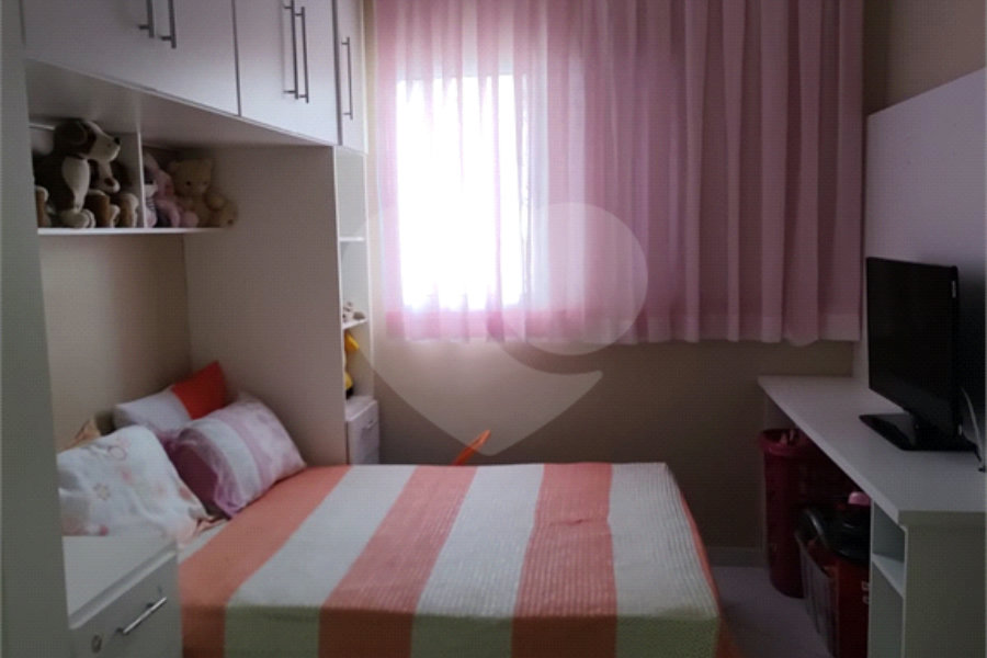 Sobrado à venda com 2 suítes em Vila Carrão, São Paulo, SP