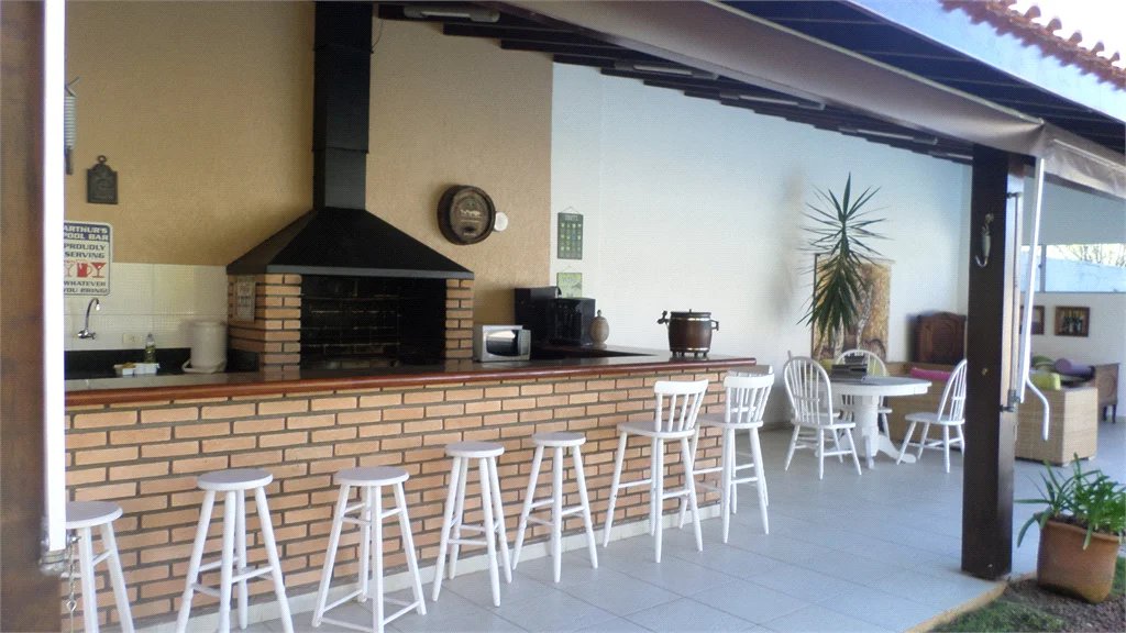 Sobrado à venda com 4 suítes em Recanto Impla, Carapicuíba, SP