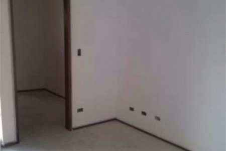 Sobrado à venda com 3 quartos, sendo 1 suíte,  em Jardim Monte Kemel, São Paulo, SP