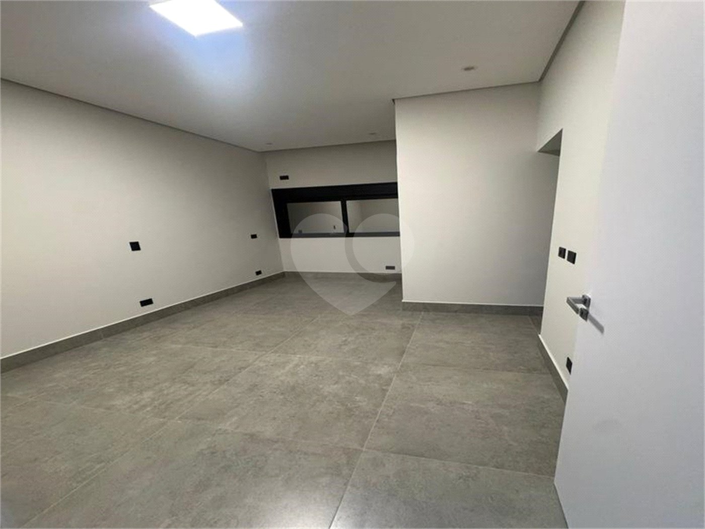 Casa à venda com 4 quartos, sendo 3 suítes,  no condomínio Alphaville Castelo, Itu - SP