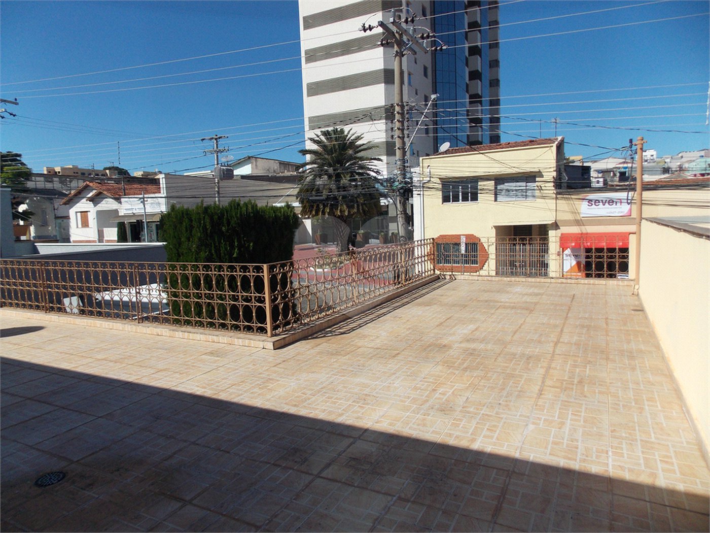 Casa à venda ou para alugar com 5 quartos, sendo 3 suítes,  no Centro, Atibaia, SP