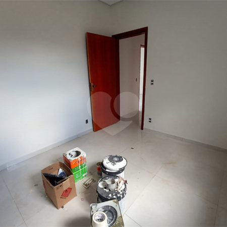 Casa à venda com 3 quartos, sendo 1 suíte, no condomínio Residencial Golden Ville, Itapetininga - SP
