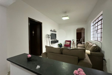 Casa à venda com 3 quartos em Vila Olho D'agua, Itapetininga, SP