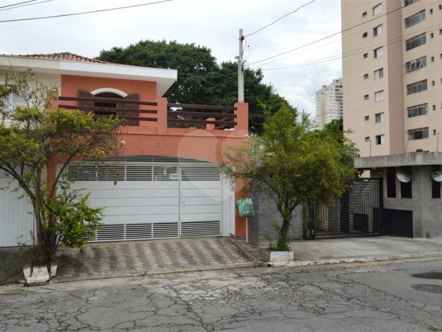 Casa à venda com 3 quartos, sendo 1 suíte,  em Jardim Prudência, São Paulo, SP