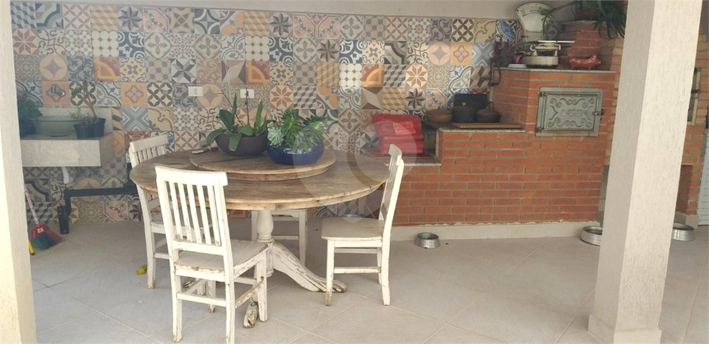 Casa à venda com 4 quartos, sendo 3 suítes,  em Jardim Bonfiglioli, São Paulo, SP