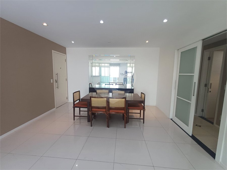 Apartamento à venda com 4 quartos, sendo 1 suíte, em Tijuca, Rio de Janeiro, RJ