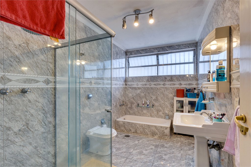 Casa de Vila à venda com 4 quartos, sendo 2 suítes,  no condomínio City Campo Grande, São Paulo - SP