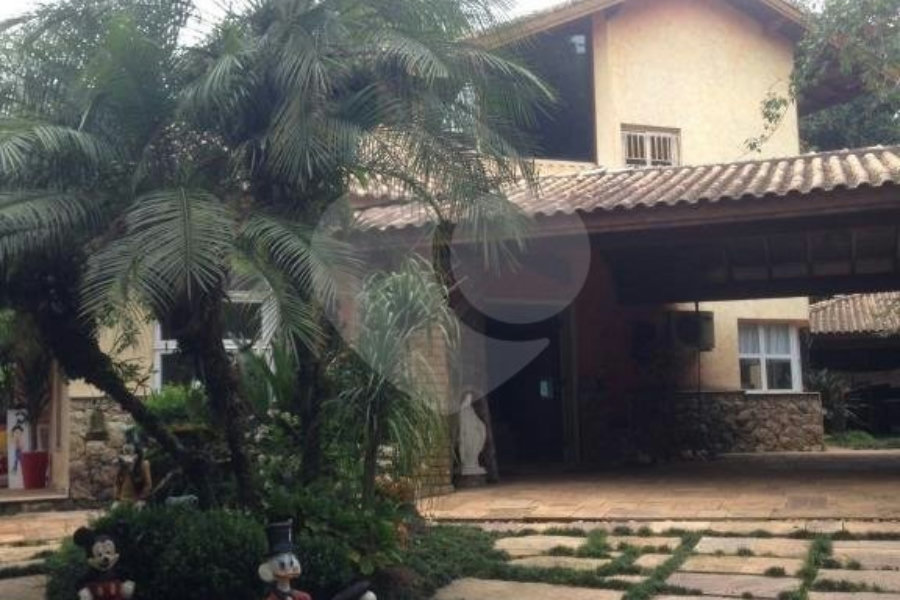 Casa à venda com 4 quartos, sendo 1 suíte, em Samambaia, Mairiporã, SP