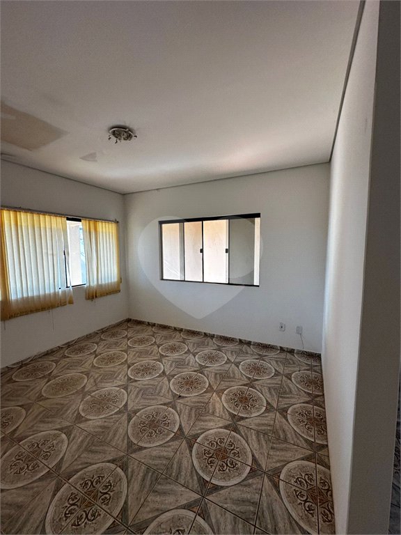 Casa à venda com 2 quartos, sendo 1 suíte,  em Jardim Aeroporto, Ponta Porã, MS