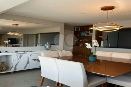 Apartamento à venda com 3 suítes em Jardim Caboré, São Paulo, SP