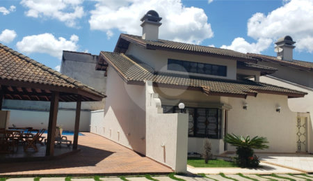 Casa para alugar com 3 suítes no condomínio Jardim Siriema, Atibaia - SP