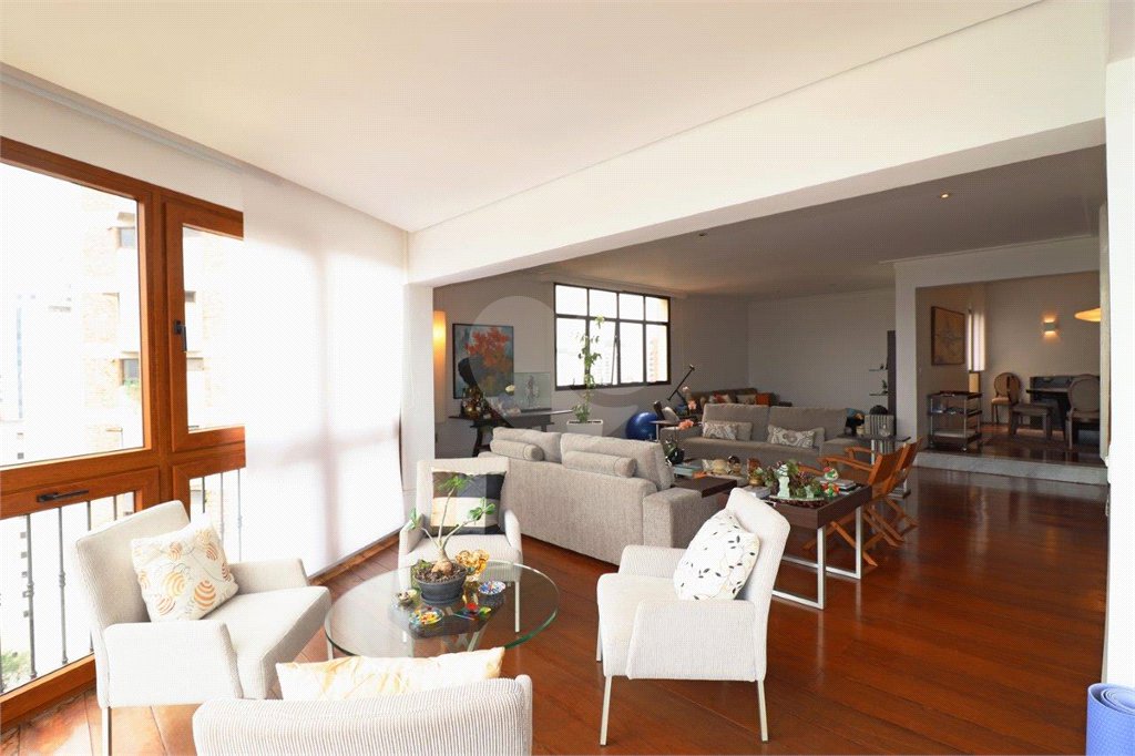 Apartamento à venda com 3 suítes em Vila Suzana, São Paulo, SP