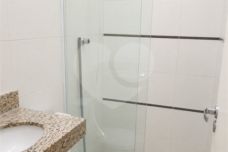 Sobrado à venda com 3 quartos, sendo 1 suíte,  em Vila Linda, Santo André, SP