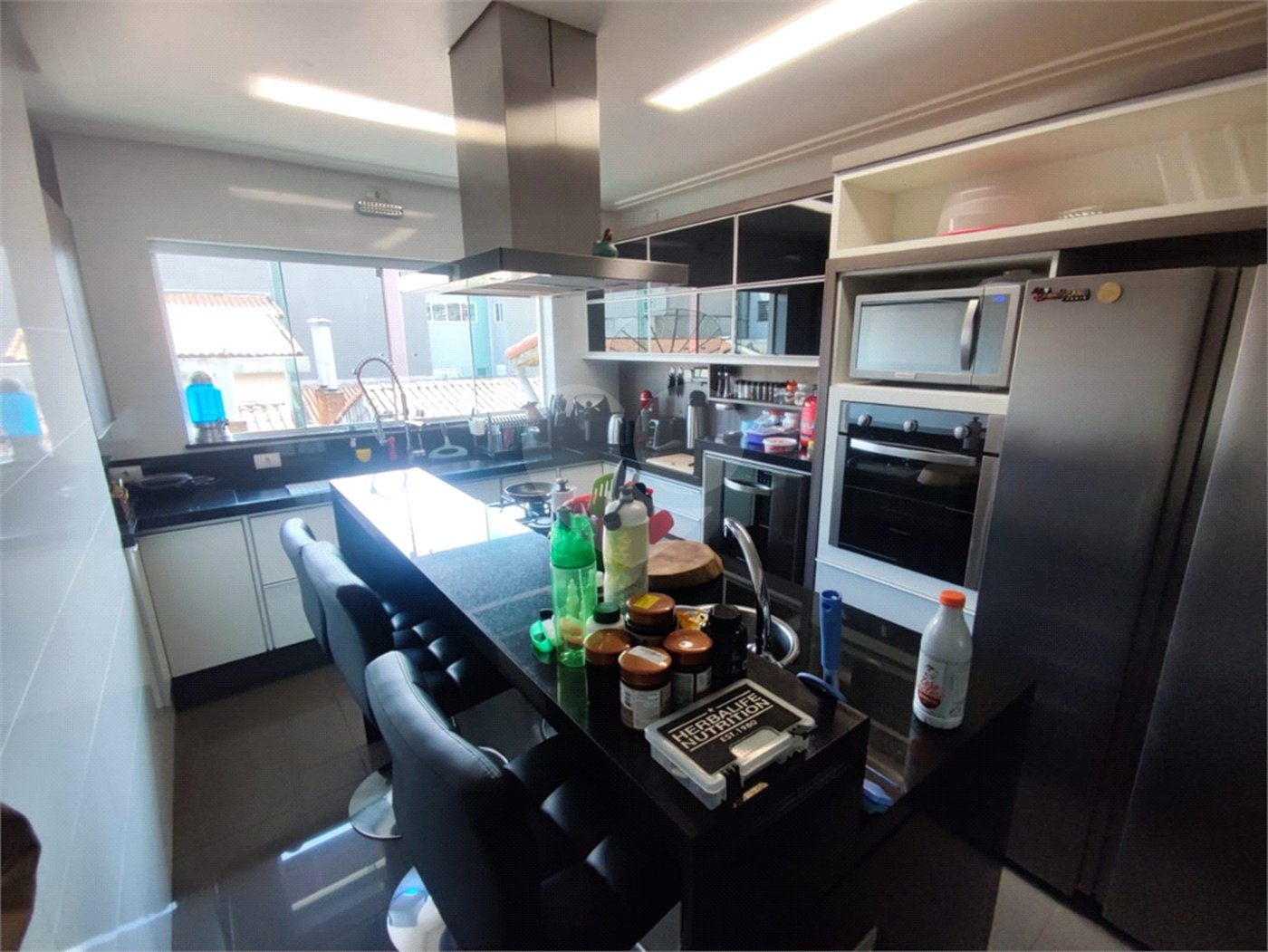 Sobrado à venda com 3 quartos, sendo 2 suítes,  em Vila Pires, Santo André, SP