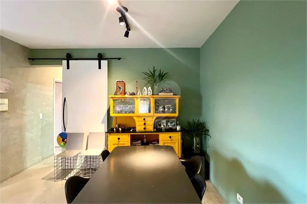 Apartamento à venda com 3 quartos, sendo 1 suíte, em Vila Madalena, São Paulo, SP