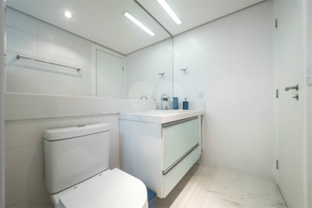 Apartamento à venda com 3 quartos, sendo 2 suítes, em Vila Mariana, São Paulo, SP