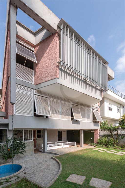 Casa Térrea à venda com 7 quartos, sendo 1 suíte, em Santana, São Paulo, SP