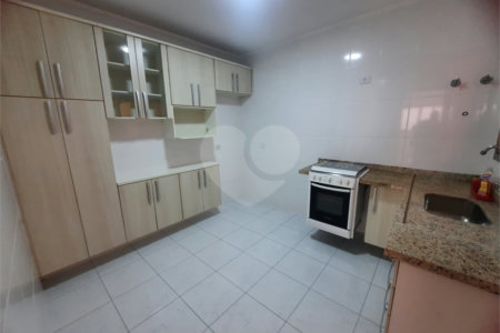 Casa para alugar com 3 quartos, sendo 1 suíte,  no condomínio Residencial Sol Francisco, São Paulo - SP