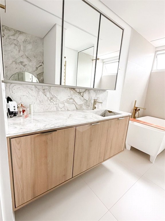 Apartamento à venda com 4 suítes em Vila Cordeiro, São Paulo, SP