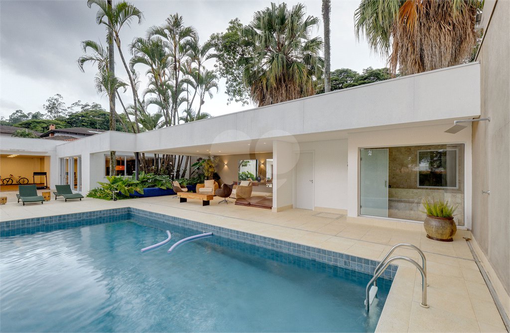 Casa Térrea à venda ou para alugar com 4 suítes em Alto da Boa Vista, São Paulo, SP