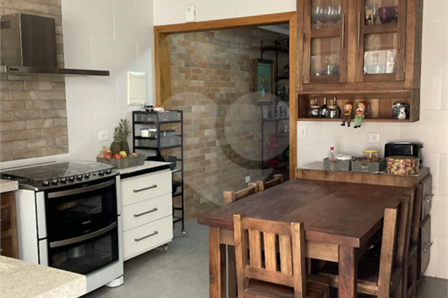 Sobrado à venda com 3 quartos, sendo 1 suíte,  em Horto Florestal, São Paulo, SP
