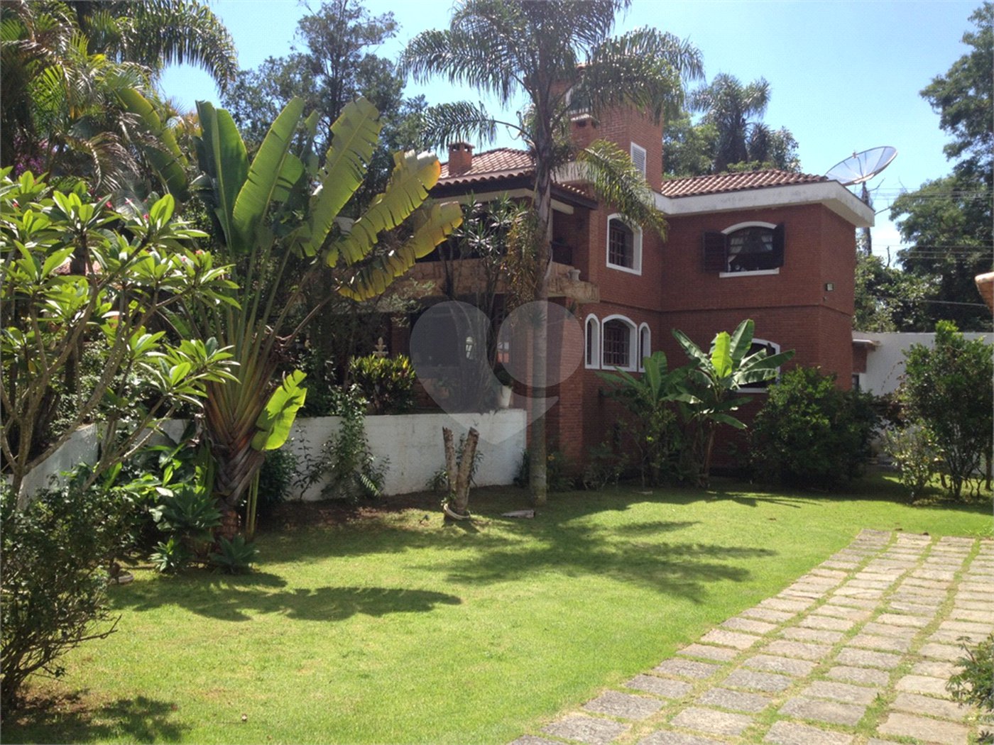 Casa à venda ou para alugar com 5 quartos, sendo 1 suíte, em Cumbari, Mairiporã, SP
