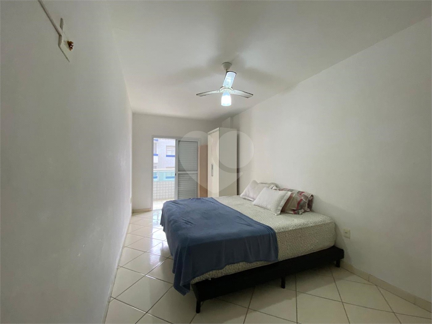 Apartamento à venda com 2 quartos, sendo 1 suíte, em Guilhermina, Praia Grande, SP