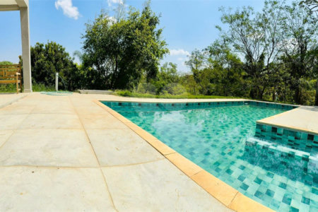 Casa à venda com 4 suítes no condomínio Associação Portal Ouro Verde, Atibaia - SP