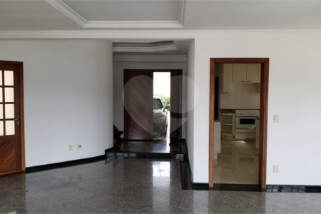 Casa à venda com 4 suítes no condomínio Real Park, Mogi das Cruzes - SP