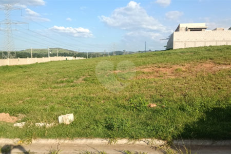 Terreno à venda no condomínio Ville Sainte Anne, Campinas - SP