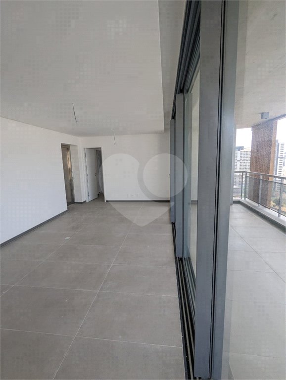 Apartamento à venda com 3 quartos, sendo 2 suítes, em Jardim das Acácias, São Paulo, SP