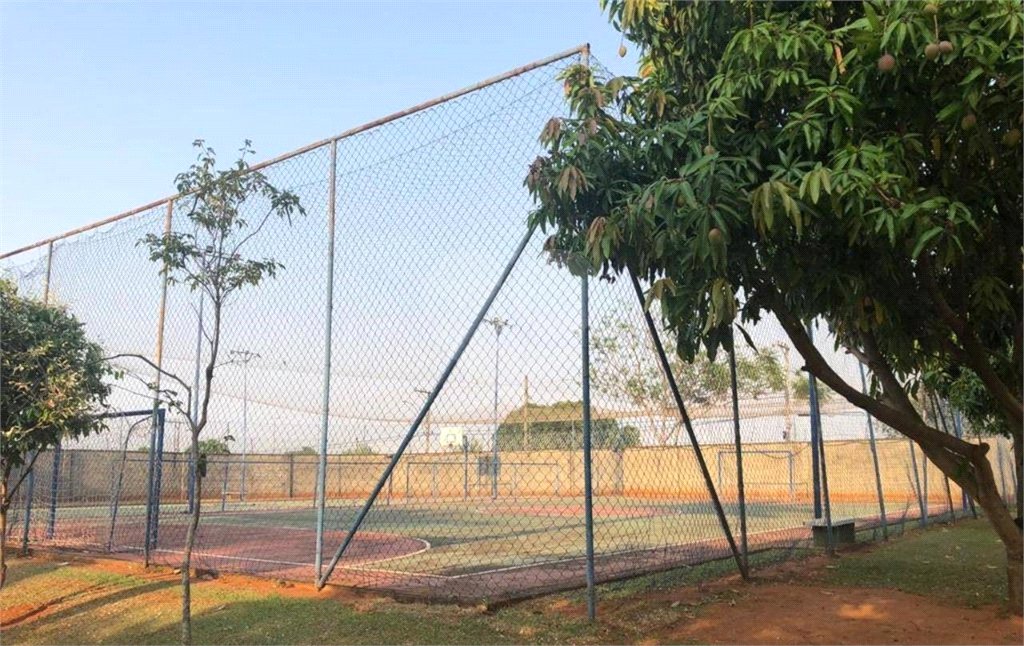 Terreno à venda com 1 suíte no condomínio Residencial Raizes, Paulínia - SP