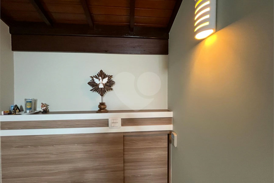 Casa à venda com 4 quartos, sendo 2 suítes, no condomínio Floradas da Serra, São Paulo - SP