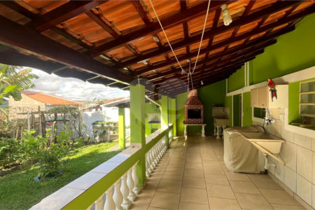 Casa à venda com 2 quartos, sendo 1 suíte, no Centro, Sarapuí, SP