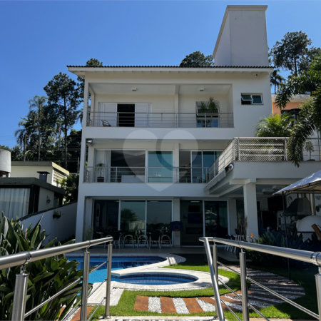 Sobrado à venda com 4 suítes em Vila Irmãos Arnoni, São Paulo, SP