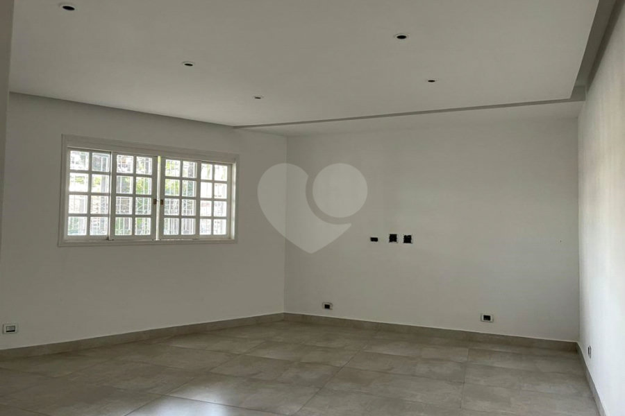 Casa à venda com 3 quartos, sendo 2 suítes, em Jardim Leonor Mendes de Barros, São Paulo, SP