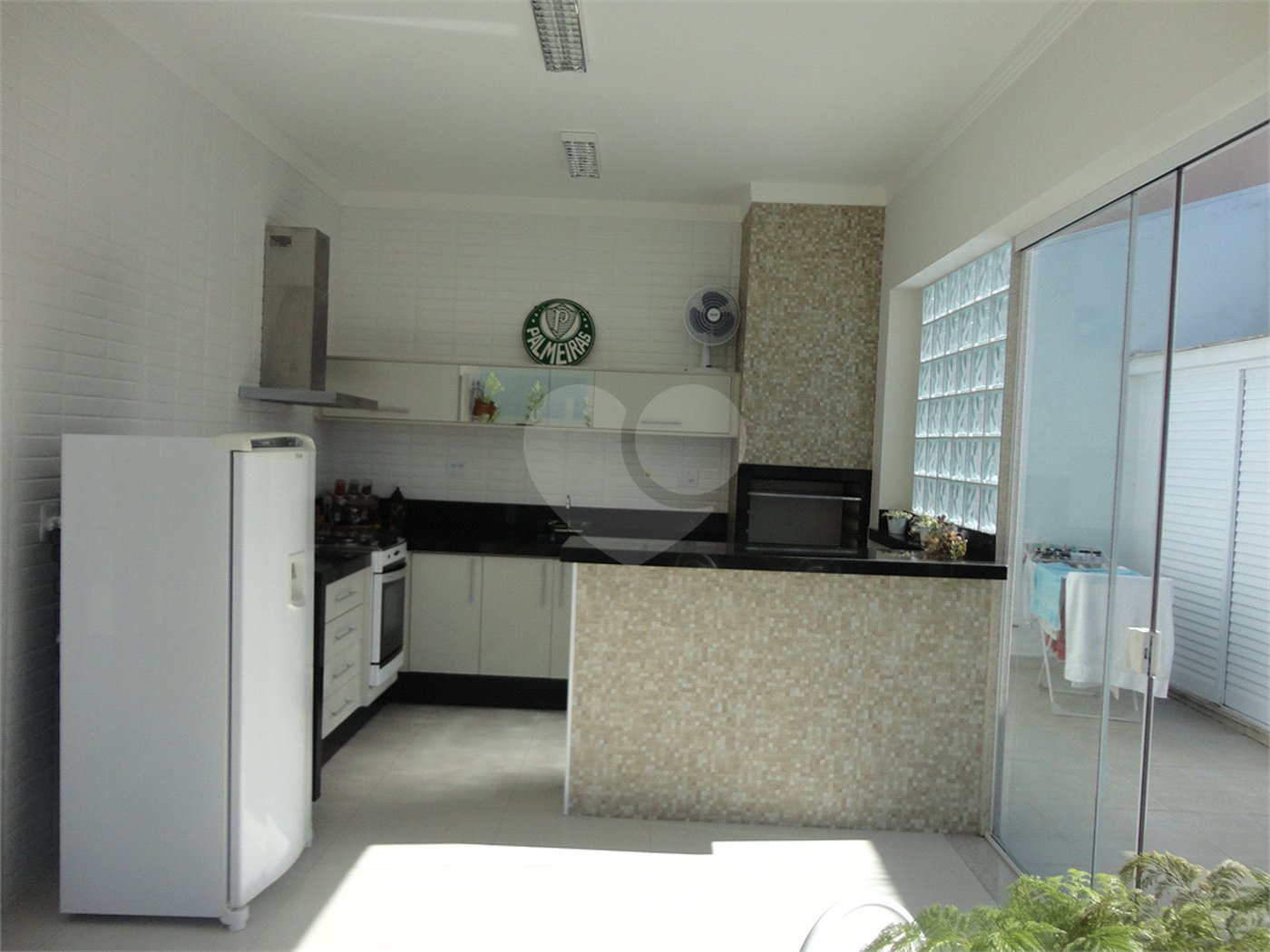 Casa à venda com 3 quartos, sendo 2 suítes, no condomínio Águas da Serra, Valinhos - SP