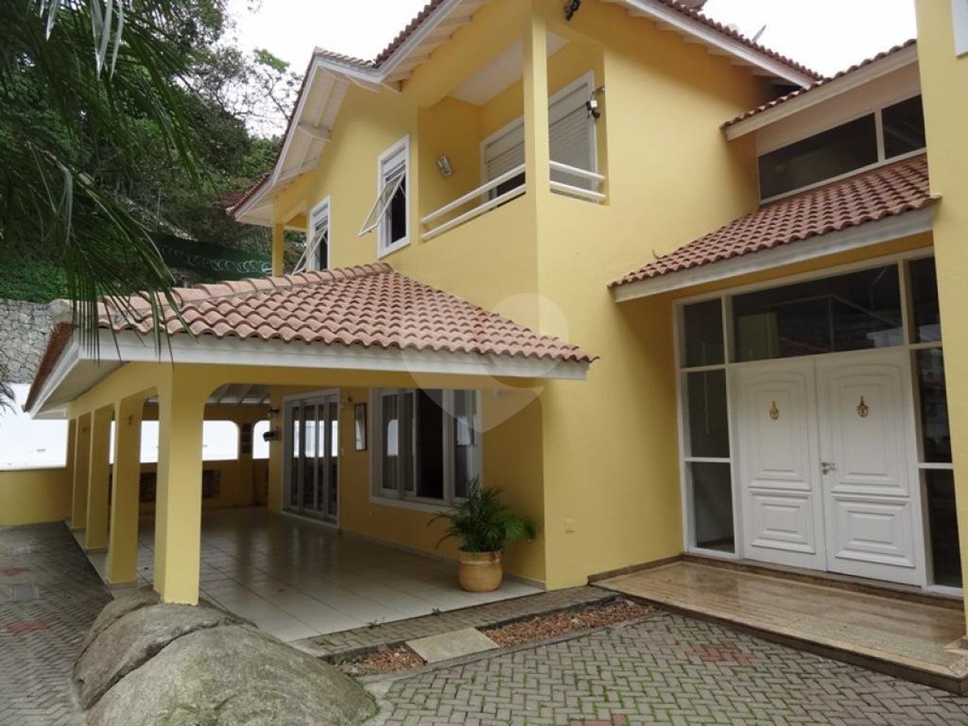 Casa à venda com 4 suítes no condomínio Jardim Ibiratiba, São Paulo - SP