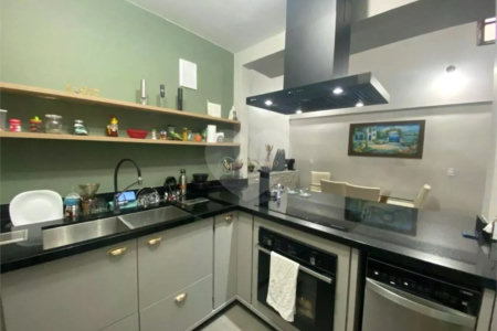 Sobrado à venda com 3 quartos, sendo 1 suíte, em Adalgisa, Osasco, SP