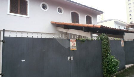 Sobrado à venda ou para alugar com 4 quartos, sendo 1 suíte,  em Vila Butantã, São Paulo, SP