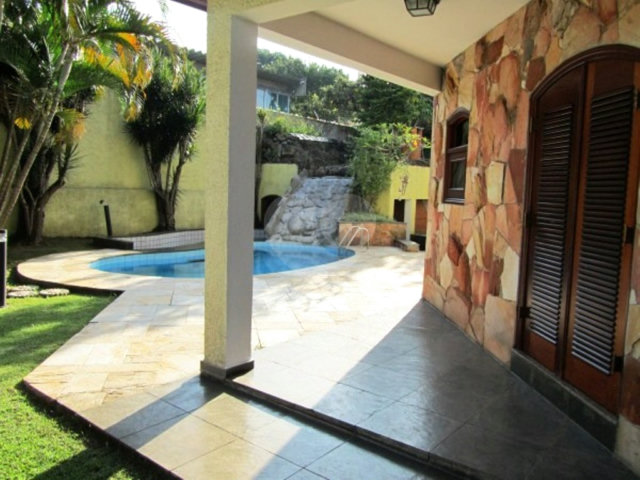 Sobrado para alugar com 5 suítes em Interlagos, São Paulo, SP