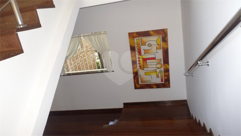 Sobrado à venda com 4 suítes em Recanto Impla, Carapicuíba, SP