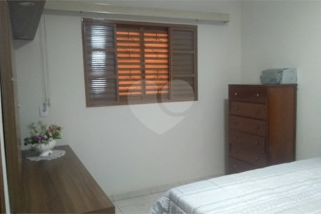Casa térrea para venda ou locação no Santa Felícia.
