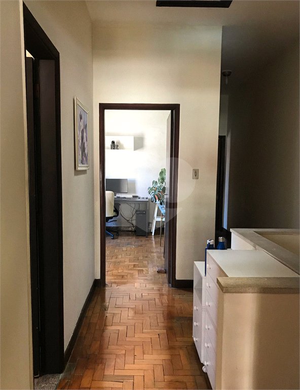 Casa à venda com 4 quartos, sendo 1 suíte,  em Vila Olímpia, São Paulo, SP