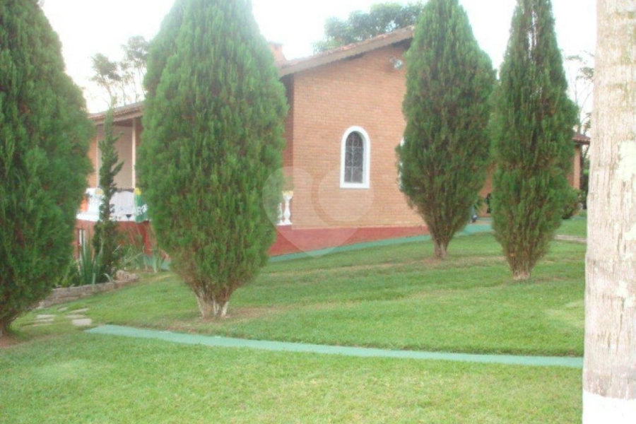 Chácara à venda com 3 quartos, sendo 2 suítes, em Pinhal, Jarinu, SP