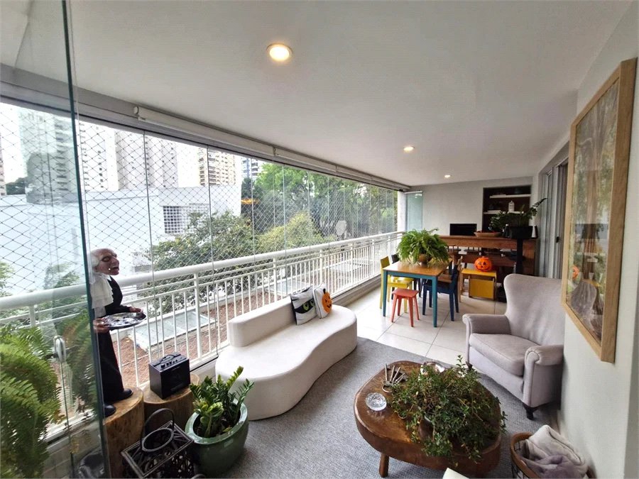 Apartamento à venda com 3 suítes em Alto da Boa Vista, São Paulo, SP