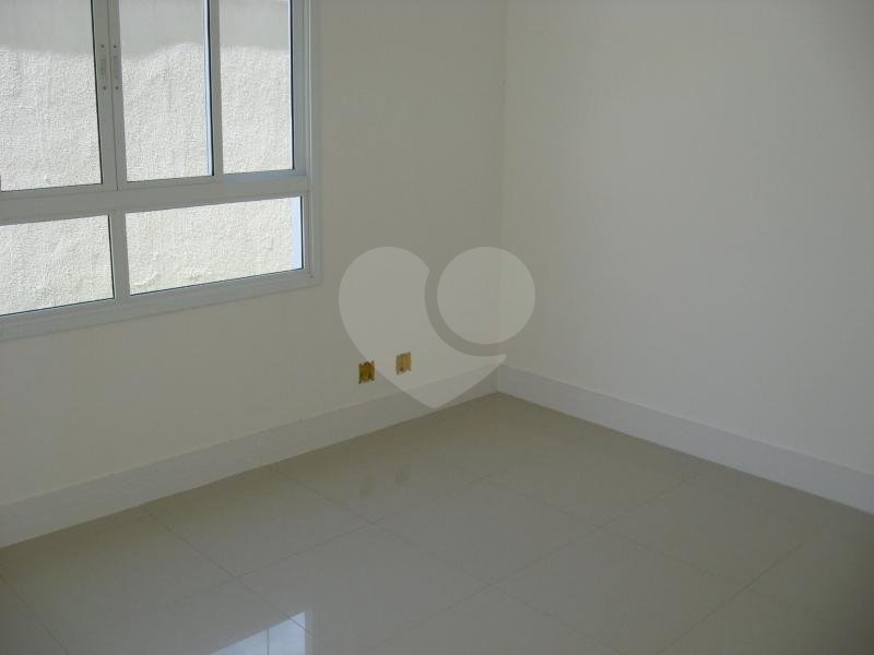 Sobrado à venda com 3 suítes em Vila Rosália, Guarulhos, SP