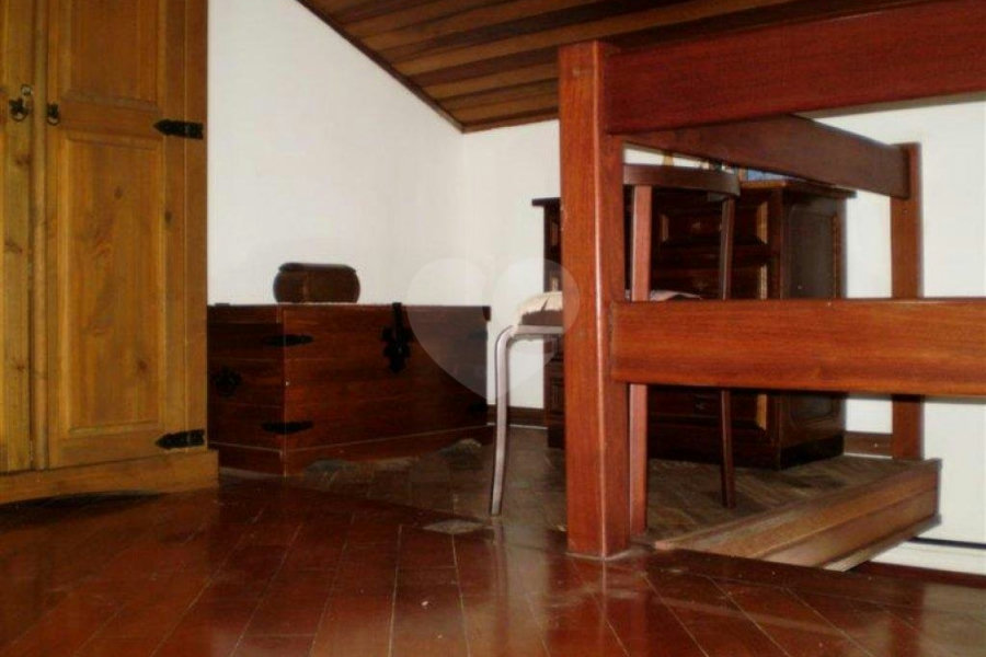 Casa à venda com 3 quartos, sendo 1 suíte, no condomínio Barbará II, São Paulo - SP