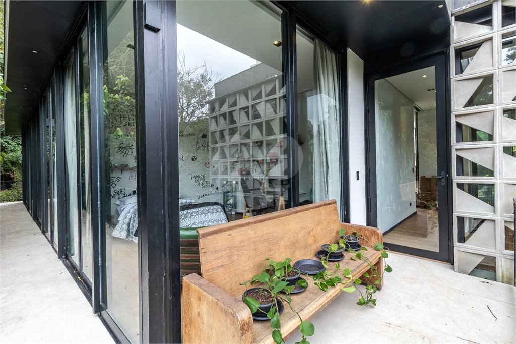 Casa à venda com 4 suítes no condomínio Granja do Morumbi, São Paulo - SP