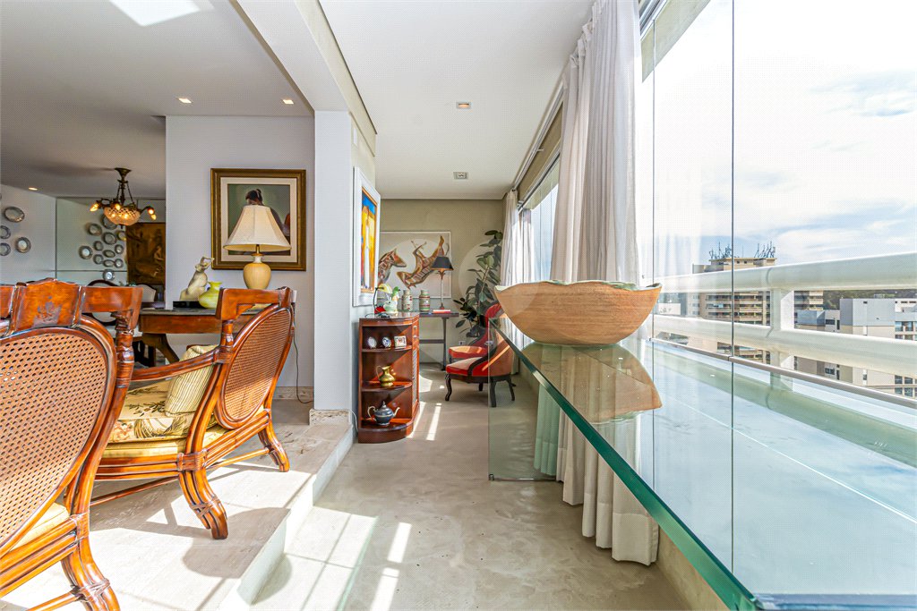 Apartamento à venda com 4 quartos, sendo 3 suítes,  em Real Parque, São Paulo, SP